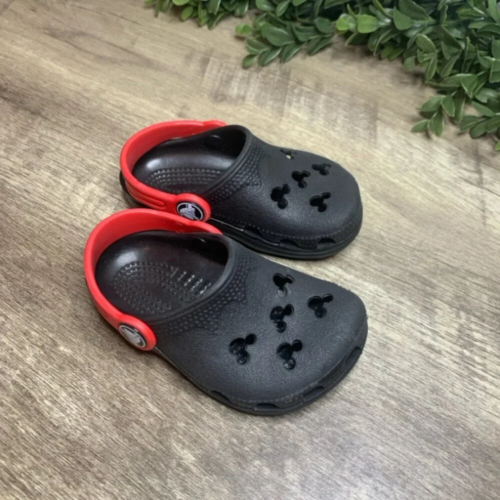 Disney Kids Crocs Size 4-5 Mickey Mouse